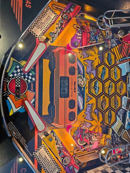 Pinballový automat Bally Pinball Corvette ve skvělém stavu - 4