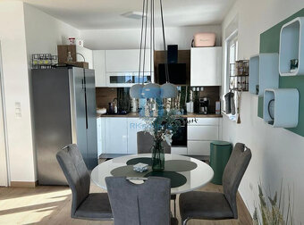 Prodej bytu 3+KK+B v Chorvatsku, Slatine, ulice Liveli, 56,1 - 4