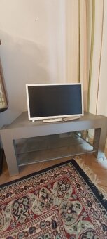 Televizní stolek s policemi IKEA - 4