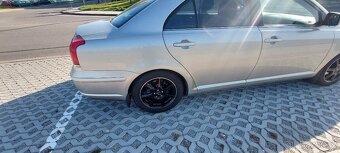 Osobní automobil Toyota Avensis 1,8 sedan - 4