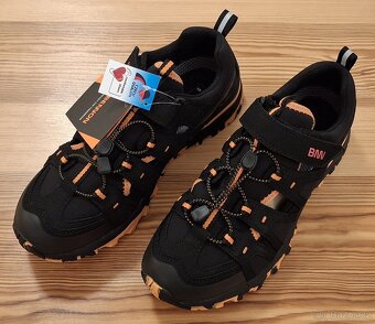 Nové pracovní sandály. - 4