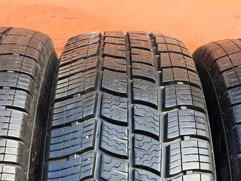 Celoroční Vredestein 215/70/15C + disky - 4