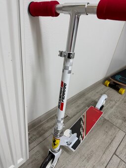 Koloběžka Ferrari - 4