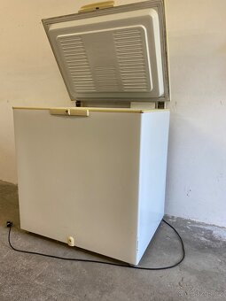 Prodám pultový mrazák Whirlpool - 4