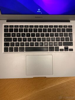 MacBook Air - 13-inch - 2017 - 4