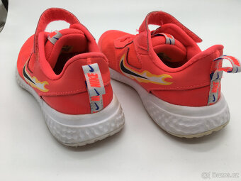Dětské tenisky NIKE Revolution 5 Fire, vel. 32 - 4