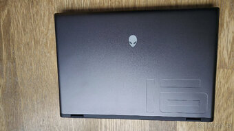 Dell Alienware m16 R2 - 4