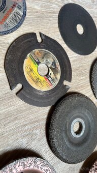 Sada brusných a řezných kotoučů pro úhlovou brusku 125mm - 4