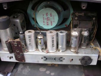 Rádio TESLA 420A - 4