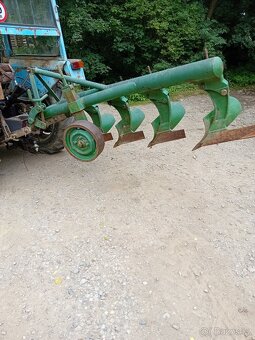 Zetor pluh - 4