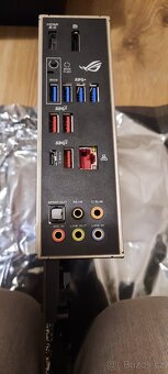 Asus ROG Strix X570 F Gaming - 4