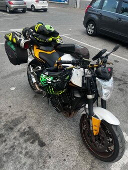 Yamaha FZ1n Laguna Seca - 4