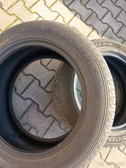235/55R18 - 4
