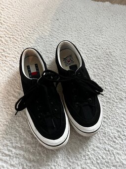 Lehce nošené boty Tommy Hilfiger, vel. 38 - 4