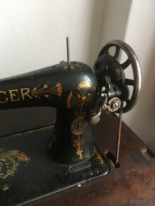 Starožitný šlapací šicí stroj Singer - 4