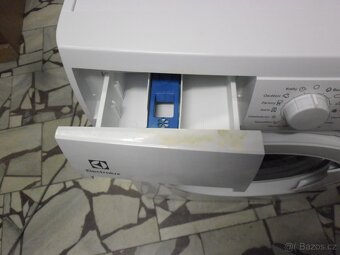 Prodáme pračku Electrolux na 5 kg prádla, A++ class - 4