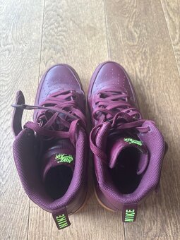 Nike Air Force 1 Mid LV8 Burgundy Trainers - 4