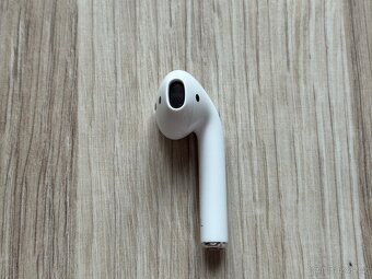 Apple AirPods 2. Generace - Levé Sluchátko - 4