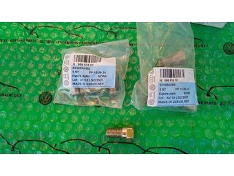 šroub vzpěry dveří korby Škoda Felicia Pick Up N98951501 - 4
