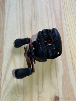 Baitcast Shimano Caius 151HG - 4