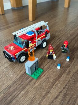 LEGO CITY Hasiči 60231 KOMPLETNÍ -Zásahový vůz velitelky - 4