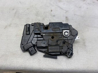 SEAT IBIZA 6J 2008-2017 - PRAVÝ PŘEDNÍ ZÁMEK 5N1 837 016 A - 4