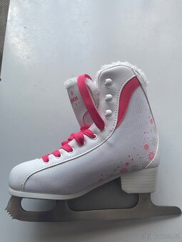 Prodám lední dívčí brusle Crowned 34 - 4