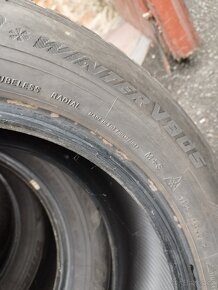 Yokohama BluEarth Winter 215/60 R16 - 4