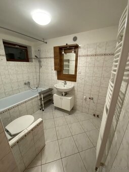 Pronájem domu 3+kk po rekonstrukci + dvůr a zahrada - 4