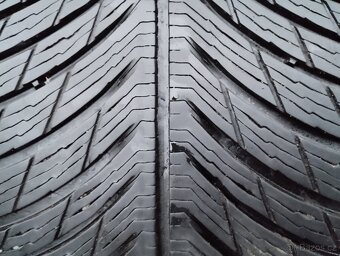 Michelin Pilot Alpin 5 SUV 255/45 R20 - 4