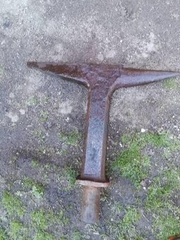 Kovadlina, rohatina a svěrák - 4