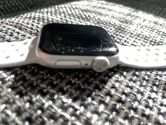 Prodám Apple Watch 6 - 4