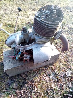 Motor Jawa 250 - 4