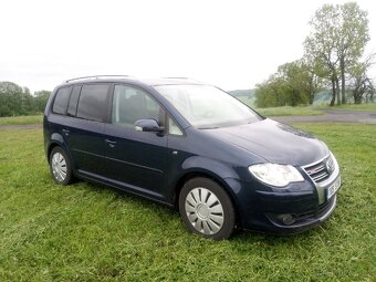 VW Touran 2,0tdi 125kw r line 212tkm najeto - 4