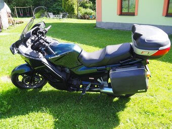 Kawasaki GTR 1000 - 4