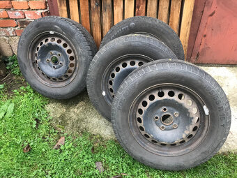 Prodám sadu kol Octavia 2 195/65 15, zimní Polaris 3 - 4