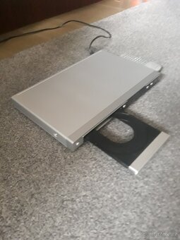 DVD  PŘEHRAVAČ  ZN.  MAGNAVOX  S  OVLADAČEM - 4