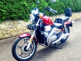 Honda VT 700 - 4