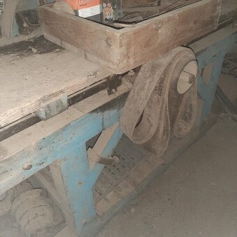 Nabízím starožitnou okružní pilu DUDA - 4