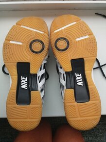NIKE sálové boty vel. 40 - 4
