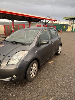 Toyota Yaris 1.3 Benzin - 4