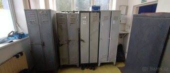 Šatní skříň plechová - 4