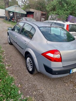 Renault Megane 1,6i 92 000 km - 4