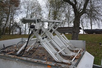 Štípací poloautomat se zvedacím stolem - SPZ - 400V / benzín - 4