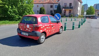 Yaris - 4