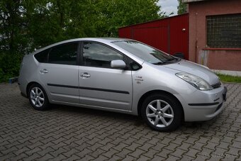 TOYOTA PRIUS 1.5 VVT-i 57kw Hybrid automat rok 2007 - 4