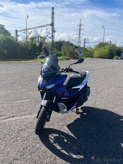 Aprilia SR GT 125 - 4