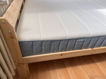 postel s matrací IKEA - 4