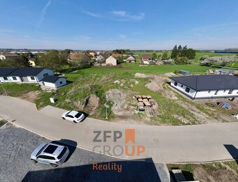 Prodej pozemku pro bydlení o rozloze 906 m2 - Dubany - 4