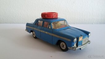 Starý model Corgi Toys Austin A 60 autoškola - 4
